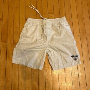 White men Stussy short